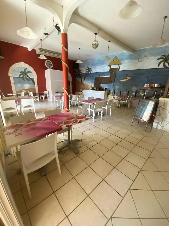 Apartment Appartement Lumineux A Pointe-Noire Avec Piscine Partagee